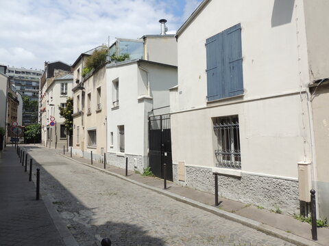 Rue Calmels - 18&egrave;me arrondissement - Paris