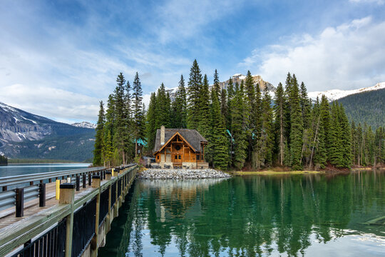 Lodge on Emerald Lake in Yoho National Park Canada