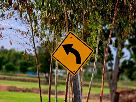 curve to left