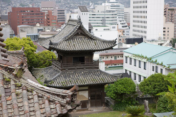Naklejka premium Japan temple Shofuku-ji temple in Nagasaki on a cloudy winter day.