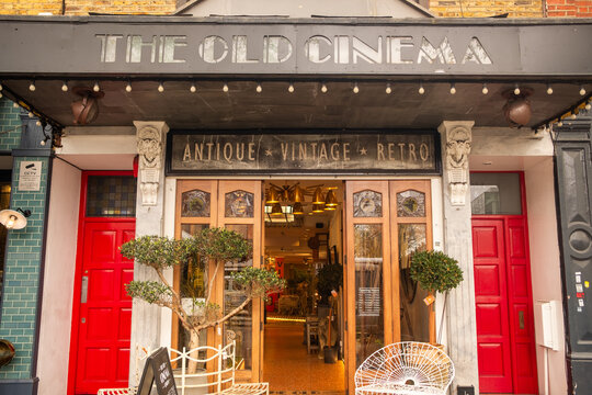 LONDON - CHISWICK HIGH ROAD W4 &ndash; The Old Cinema antique vintage and retro shop