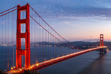 Fototapeta premium View from Battery Spencer looking towards the Golden Gate Bridge