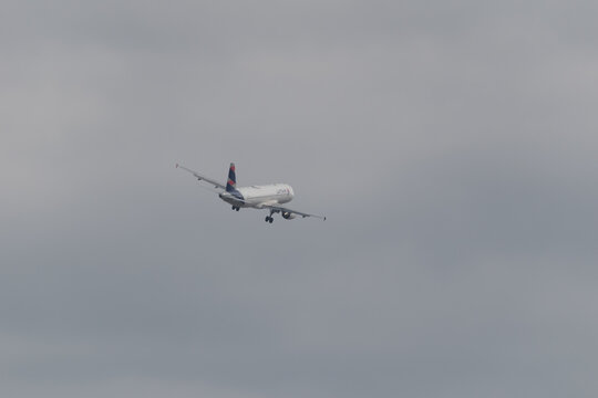 A LATAM Airlines Airbus A320 prepares to land on the runway at the airport in C&oacute;rdoba, Argentina, on May 24, 2026.