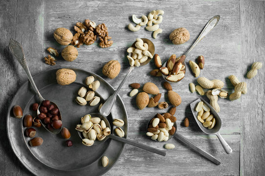 Peanuts, hazelnuts, cashew nuts, brazil nuts, pistachios and almonds