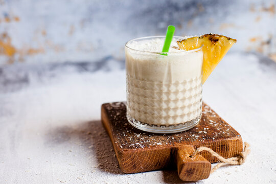 Sugarfree pineapple coconut smoothie