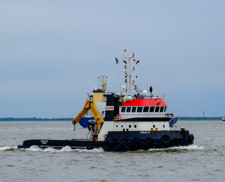 CUXHAVEN, DEUTSCHLAND &ndash; 06.05.2026: Der in Finnland registrierte Schlepper FELIX C  auf der Elbe in H&ouml;he CUXHAVEN.
