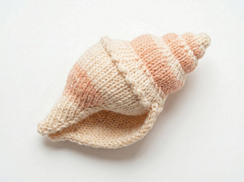 Knitted Seashell Conch Shell Soft Yarn Handmade Decorative Coastal Ornament For Home