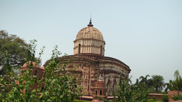 This is the Radhashyam Temple, which is located in Bishnupur. The idols of Radha Shyam Nitai Gaud and Thakur were worshipped in the temple.