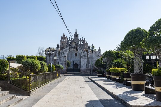 Convent of San Mateo Ap&oacute;stol y Evangelista, Earliest 16th-century monasteries on the slopes of Popocat&eacute;petl, Mexico