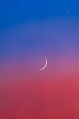 Crescent Moon and Venus in Rare Twilight Conjunction © 영범 이