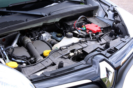 Vinnytsia, Ukraine; May 30, 2026. White Renault Kangoo open hood. Close up Renault Kangoo cdi diesel engine. Modern сar close-up engine, front top view, show all engine parts. Detailed view of an ope