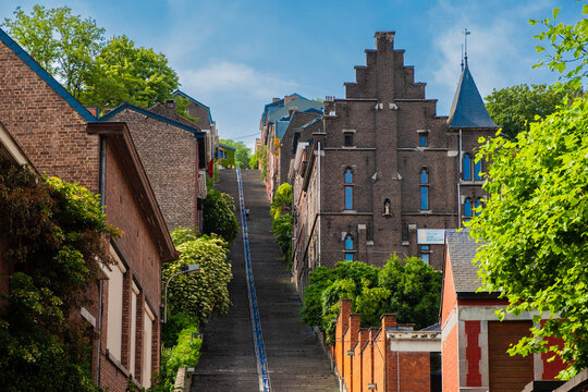 Die Montagne de Bueren, Bueren Treppe, Sehensw&uuml;rdigkeit in der Altstadt von L&uuml;ttich, Belgien
