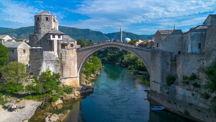 Obraz premium Scenic panoramic view of historical Old Bridge Stari Most over Neretva river in Mostar, Bosnia and Herzegovina