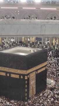 Mecca, Saudi Arabia - May 30, 2025 : Umrah pilgrims from different countries in the courtyard of the Grand Mosque, Mecca, during the month of&nbsp;Ramadan&nbsp;1446&nbsp;H.