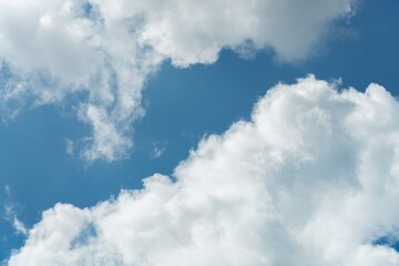 Obraz premium Clouds in the blue sky.