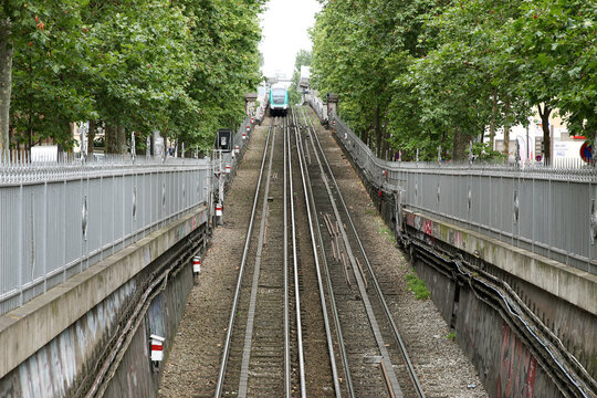 Paris - M&eacute;tro A&eacute;rien - Place du Colonel Fabien