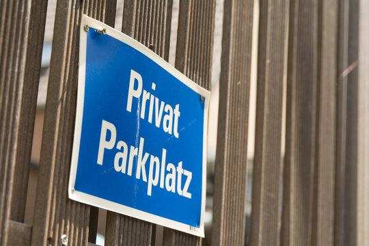Schild - Privat Parkplatz