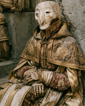 Ancient Mummy Art: Culture and History through Traditional Estatue with Rich Decorative Textiles