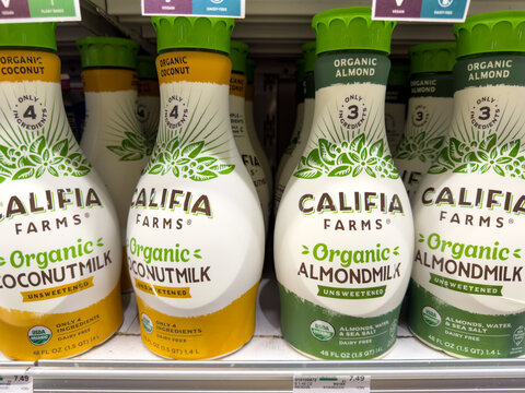 Califia Farms Organic Almondmilk And Oatmilk Bottles