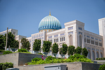 Obraz premium Stunning modern Islamic architecture of the Center of Islamic Civilization in Tashkent