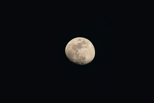 Mesmerizing moon photograph under night sky