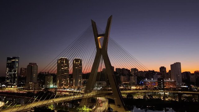 Timelapse video by night of Oct&aacute;vio Frias de Oliveira Bridge, the cable-stayed bridge over Marginal Pinheiros in S&atilde;o Paulo, Brazil