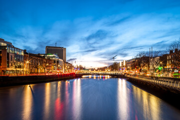Fototapeta premium Dublin Evening Reflections Along The River Liffey