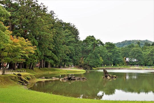 平泉の風景　毛越寺庭園