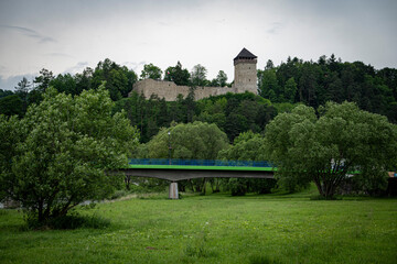 Baszta, Muszyna wiosna, rzeka Poprad. © Maciej G. Szling