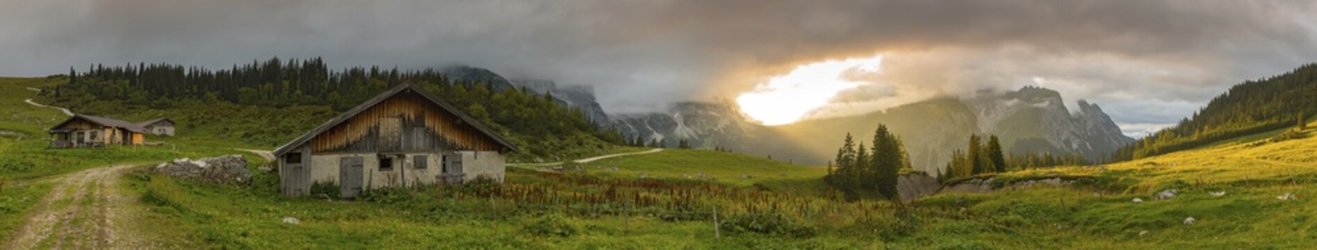 The Ladiz-Alm, the high alpine pasture of the Eng-Alm, panoramic view, Ladiz-Alm, Karwendel mountains, Tyrol, Austria