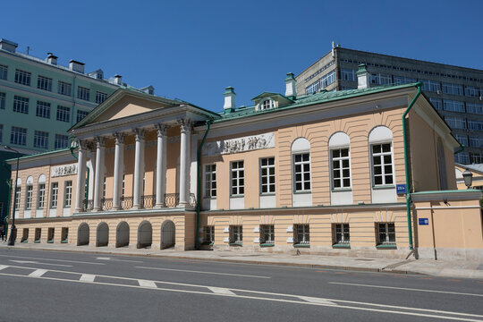 Muravyov-Apostolov Manor, Staraya Basmannaya Street, 23/9,  building 1,  Moscow, Russia