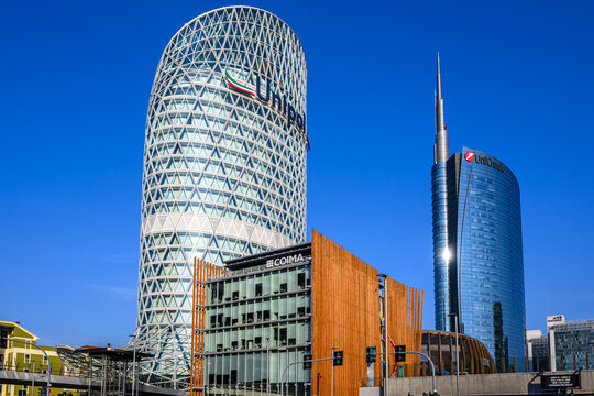 Milano, piazza Gae aulenti, Porta Nuova, grattacielo Unipol e Unicredit