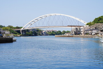Fototapeta premium Gonoura Ohashi Bridge Scenic Landscape in Iki Island, Nagasaki, Japan - 日本 長崎県 壱岐市 ランドマーク 郷ノ浦大橋と青い海