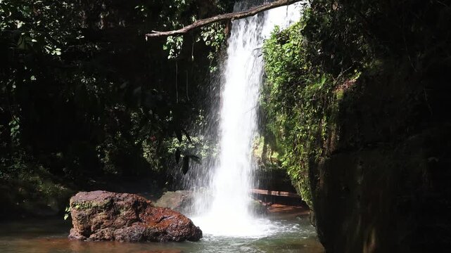 Cachoeira no distrito de Taquaru&ccedil;u, cidade de Palmas, Estado de Tocantins, Brasil