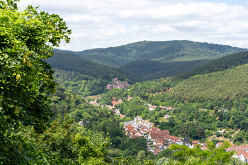 Fototapeta premium Hardenburg Castle Overlooking Bad Dürkheim Valley With Forested Hills and Village Panorama