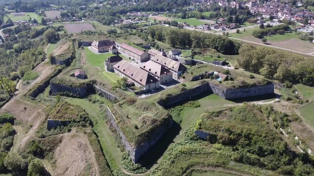 Fort Barraux Vue a&eacute;rienne de la forteresse bastionn&eacute;e de Vauban en Is&egrave;re, architecture militaire