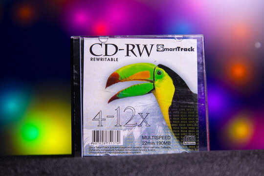 SmartTrack CD-RW rewritable disc designed for multiple uses with speeds ranging from 4x to 12x. Offers 190MB storage capacity over minutes of recording time. Ideal for data backup, music recording, an