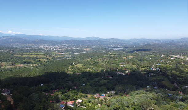 vista erea monta&ntilde;a  constanza republica dominicana
