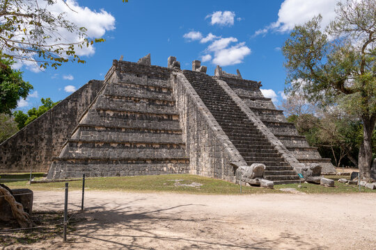 Chichen Itza Mayan Pyramid El Castillo Landmark in Yucatan Mexico