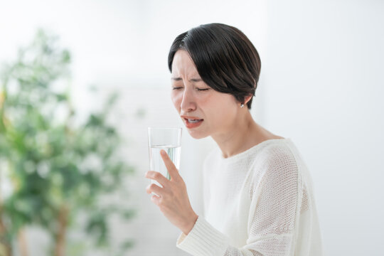 女性　水