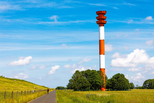Der Leuchtturm in Tossens, auf der Halbinsel Butjadingen, Niedersachsen
