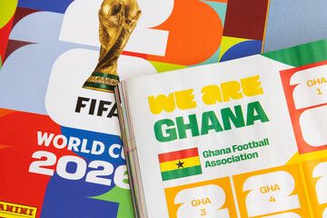 Naklejka premium LONDON, UK - JUNE 2026: Ghana team page with flag in the 2026 world cup sticker book