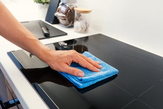 Hand cleaning induction stove