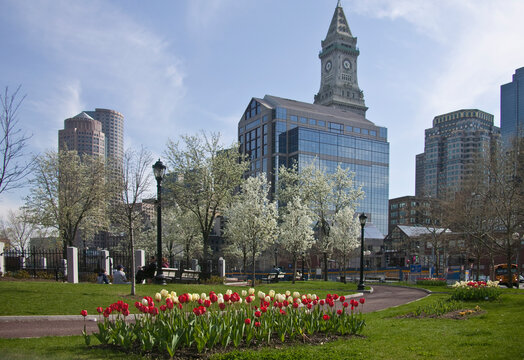 Park in a city, Christopher Columbus Waterfront Park