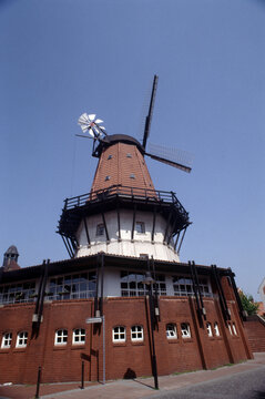 Historische Windm&uuml;hle in Peine