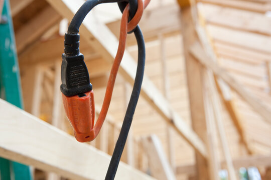 Electrical plug connection at a construction site