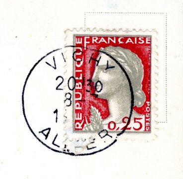 Timbre oblit&eacute;r&eacute; R&eacute;publique Fran&ccedil;aise , Postes , 0,25, avec un tampon Vichy.