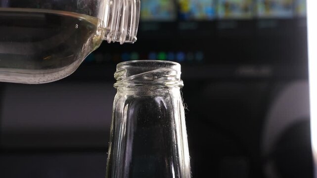 Preparing aroma diffuser liquid with alcohol