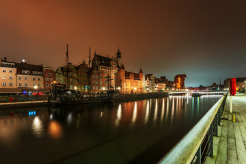 Obraz premium Panoramic view from Granary Island of the Old Town of Gdańsk, Poland.