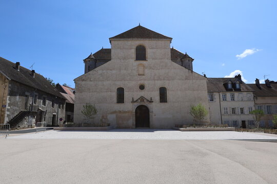 Abbaye Sainte Odile, abbaye b&eacute;n&eacute;dictine, vue de l'ext&eacute;rieur, ville de Baume les Dames, d&eacute;partement du Doubs, France